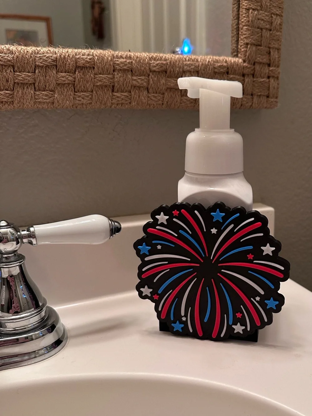 GLOW IN THE DARK 4th of July Firework Soap Holder for Bath & Body Works Bottles